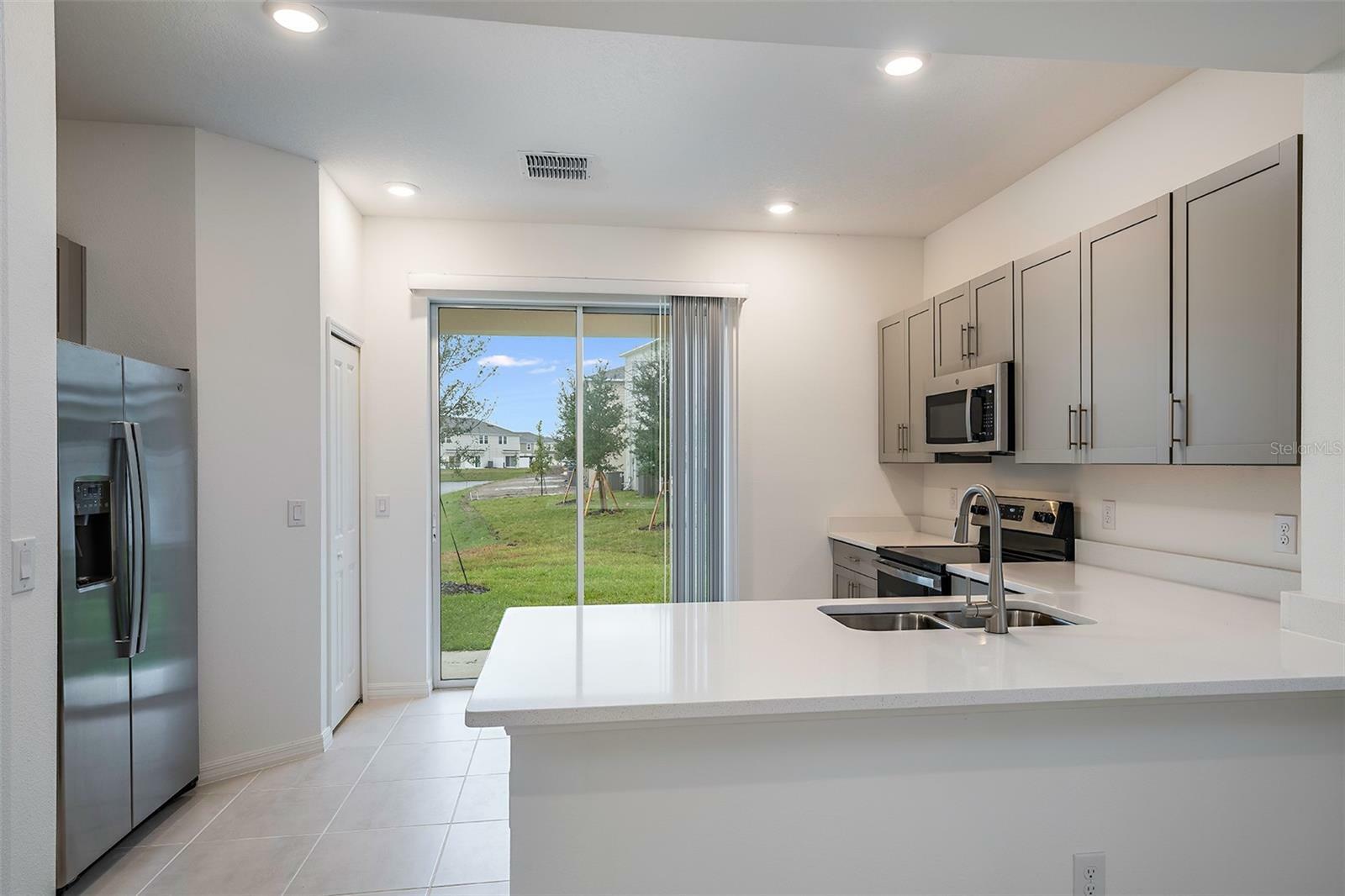 Property Photo:  11833 Stonesmith Crossing  FL 34221 