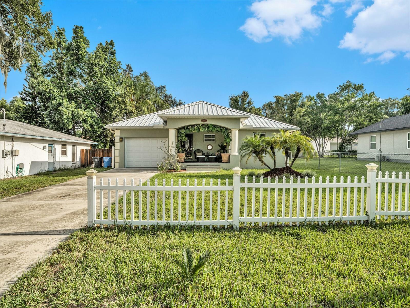 Property Photo: 203 Virginia Avenue FL 33584
