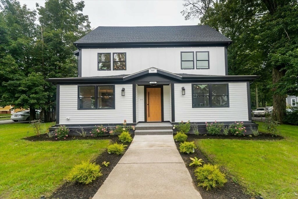 Property Photo: 136 Salem St 1 MA 01867