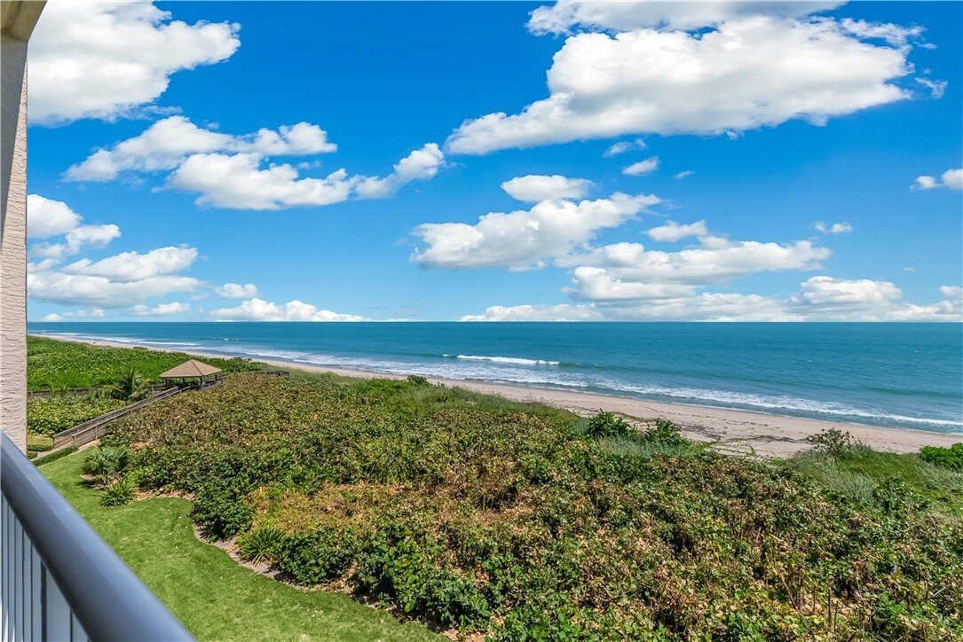 Property Photo: 4160 N Highway A1a 406A FL 34949