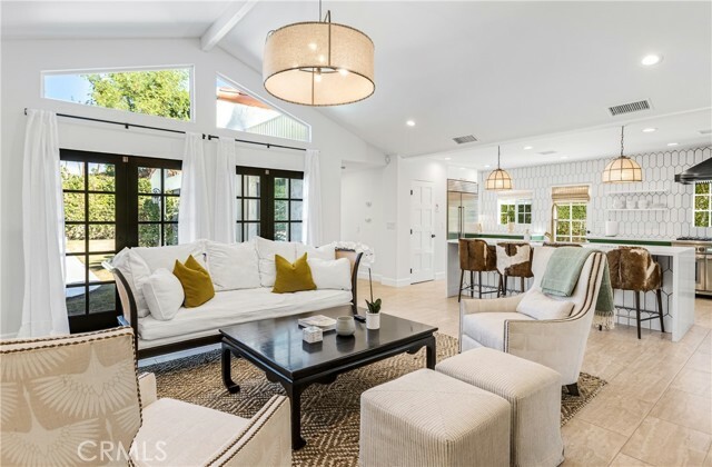 Property Photo: 418 E Via Colusa CA 92262