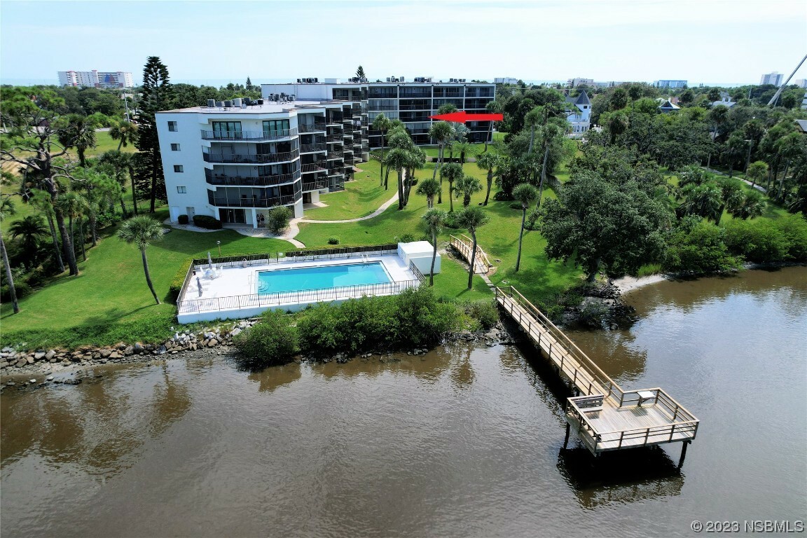 Property Photo: 944 S Peninsula Drive 303 FL 32118