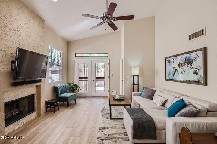Property Photo: 1001 E Griswold Road 26 AZ 85020