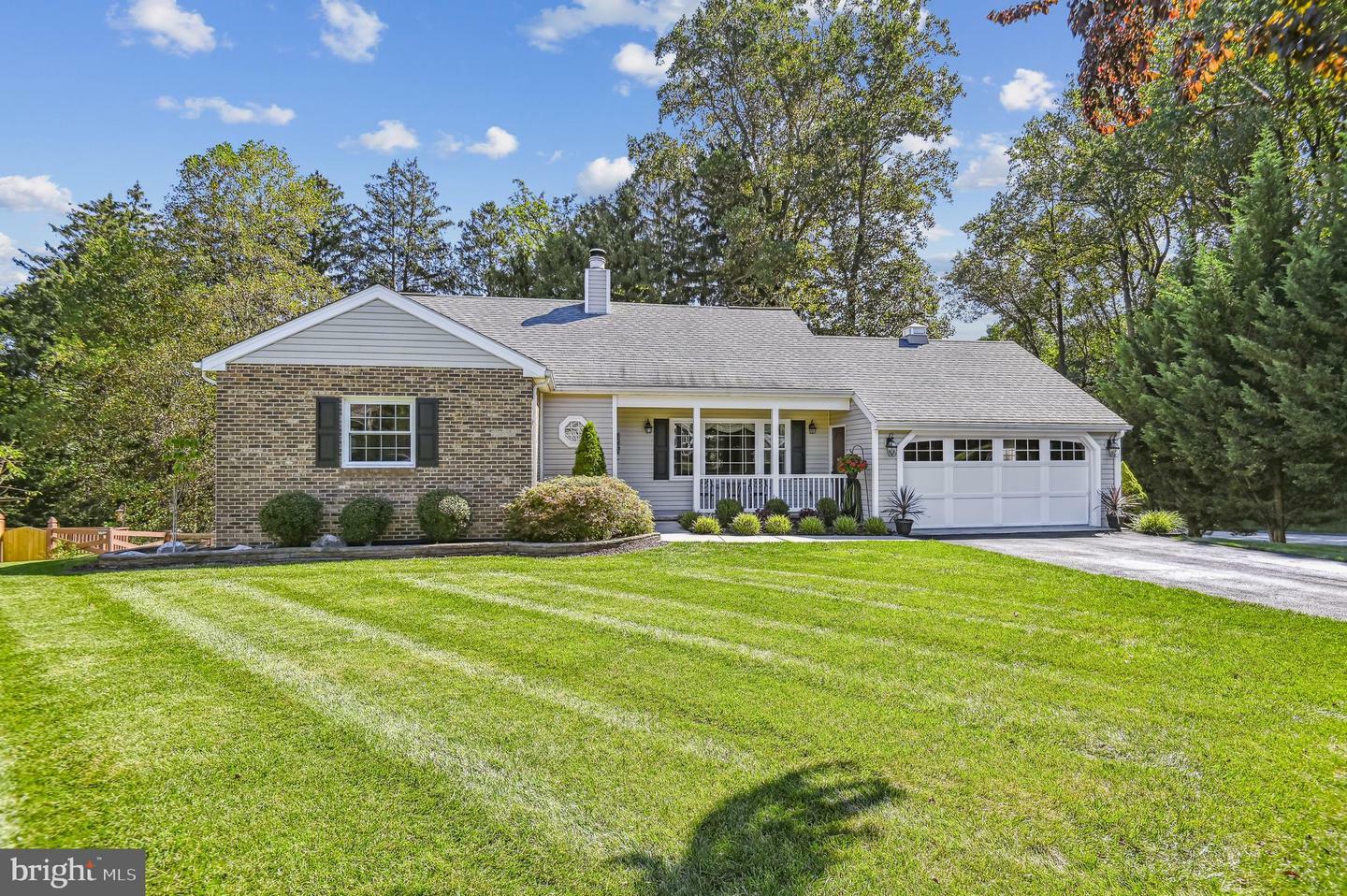 Property Photo: 1 Valleywood Court MD 21093