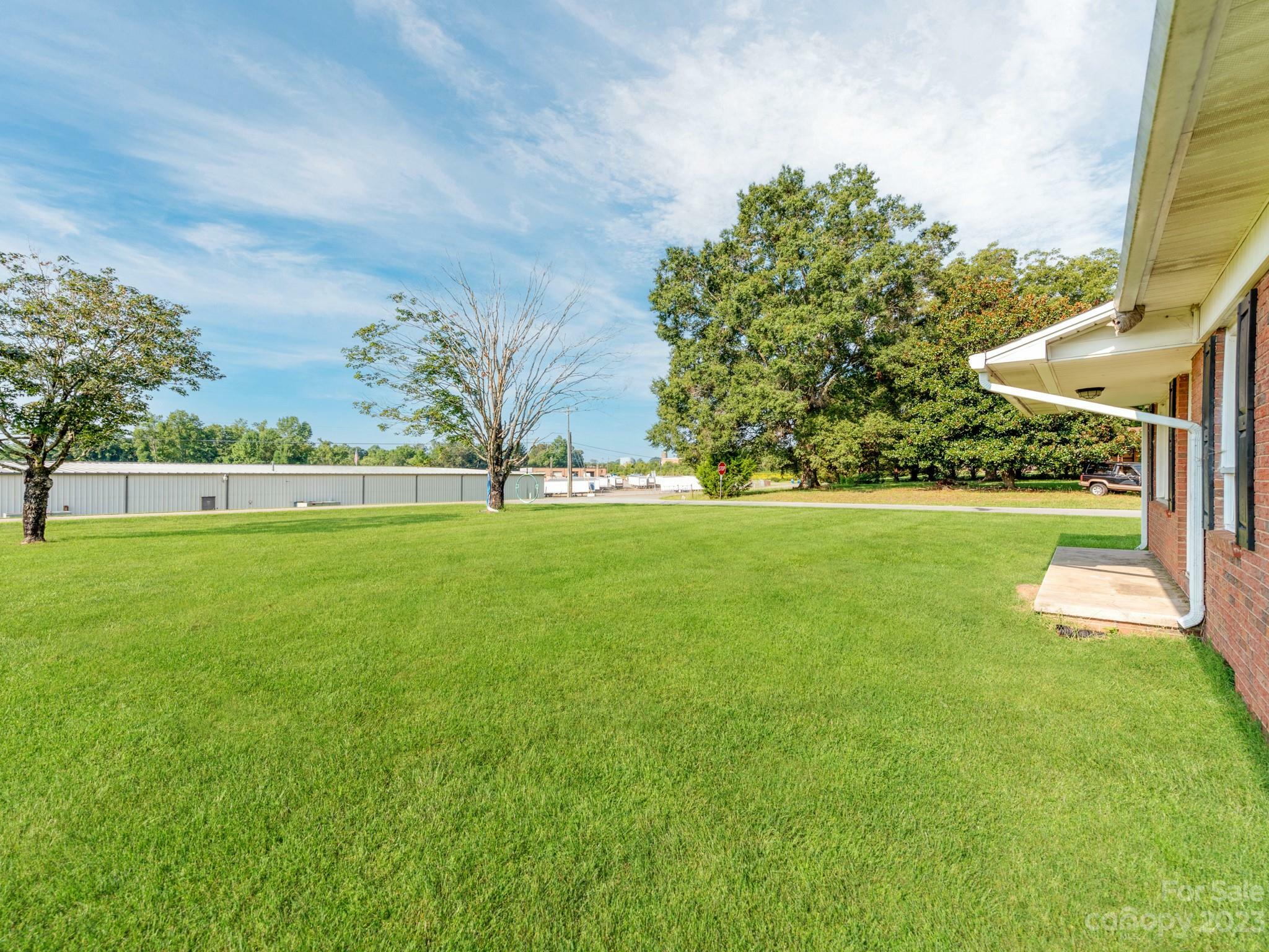 Property Photo: 22 Riverside Farm Lane NC 28636