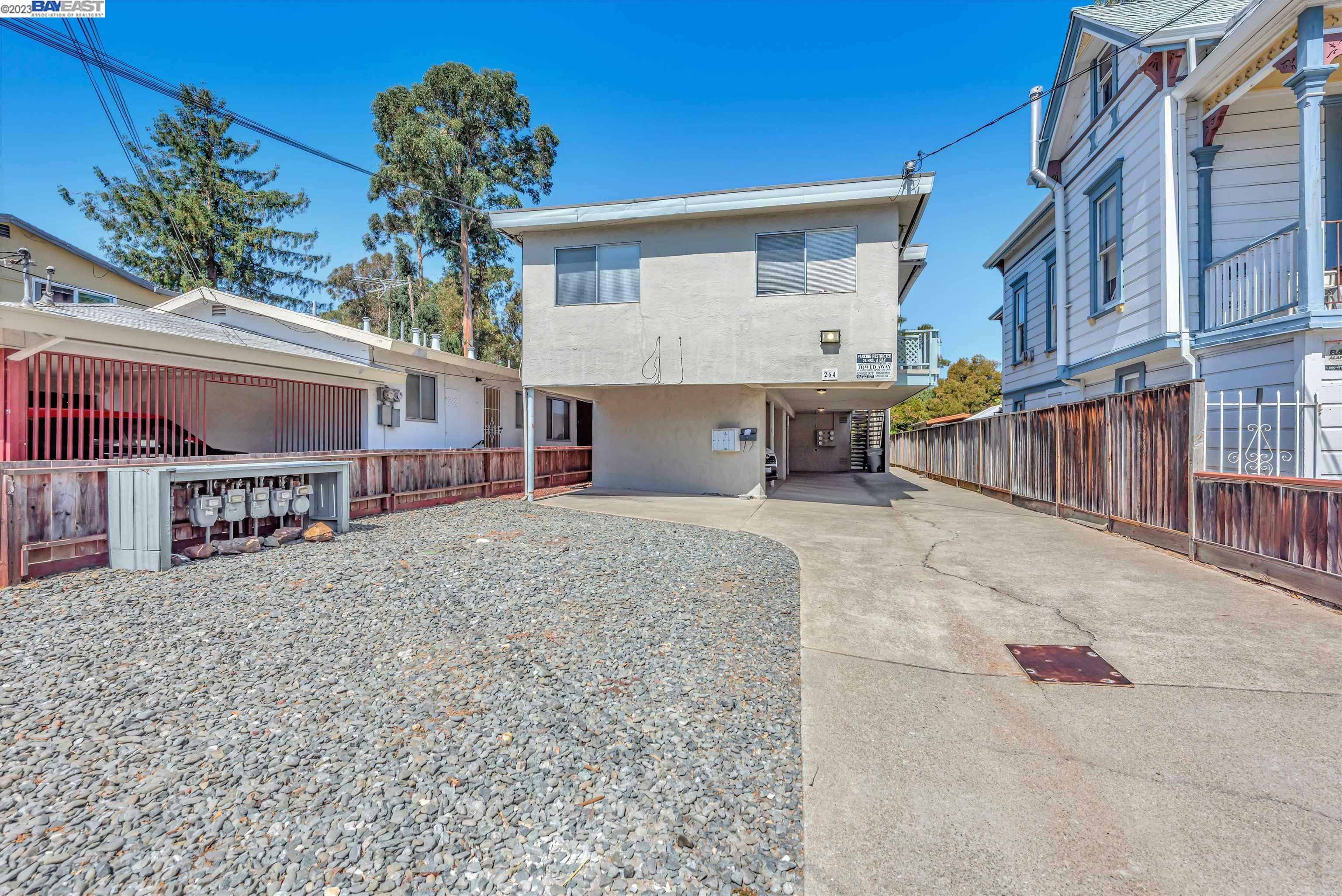 Property Photo: 264 Chumalia St CA 94577