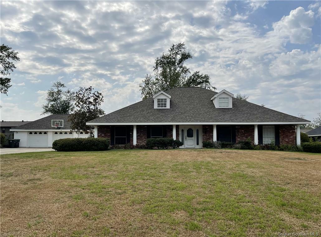 Property Photo:  28 Raintree Cove  LA 70605 