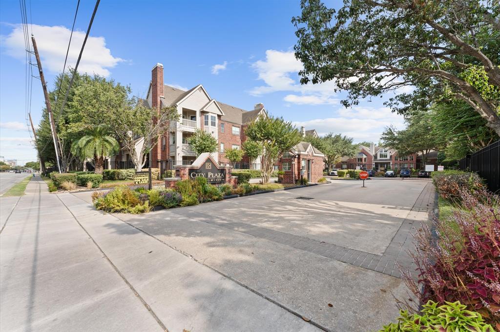 Property Photo: 1330 Old Spanish Trail Trail 8108 TX 77054