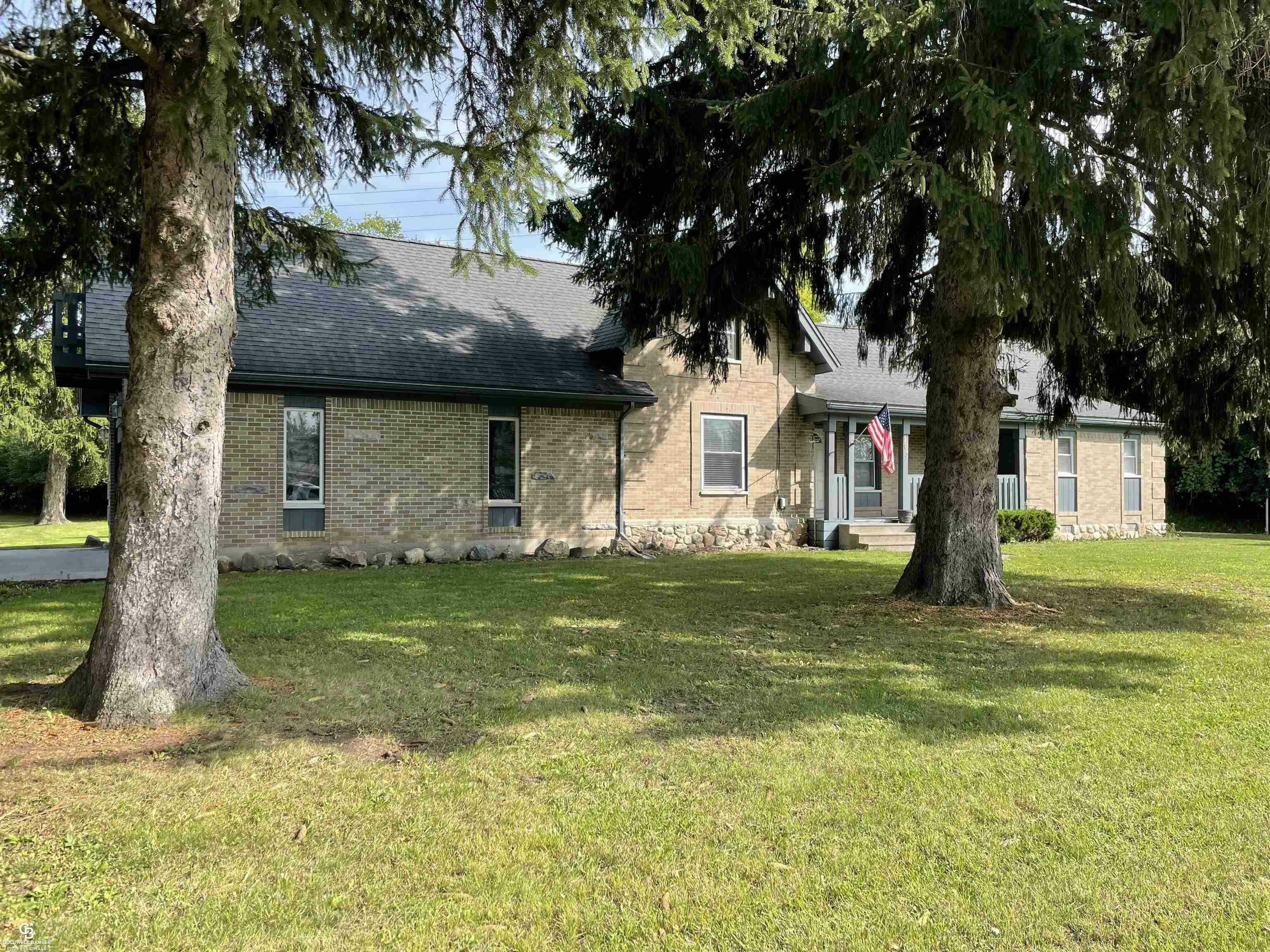 Property Photo: 105 3rd MI 48097