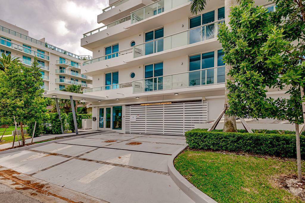Property Photo: 1170 101st Street 302 FL 33154