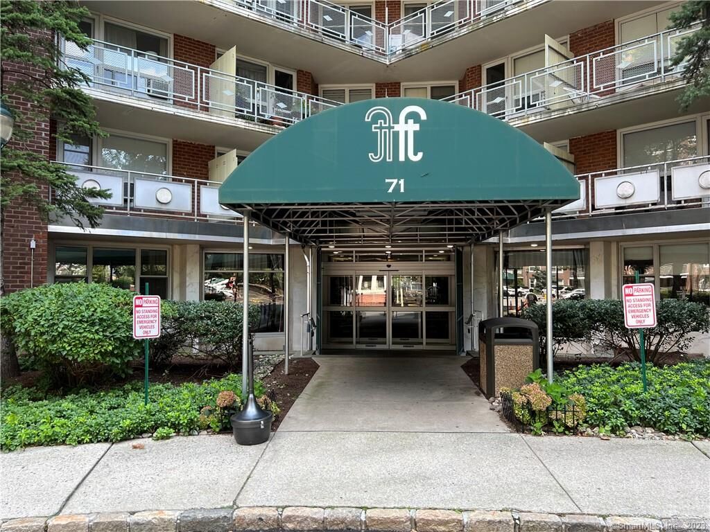 Property Photo:  71 Strawberry Hill Avenue 1111  CT 06902 