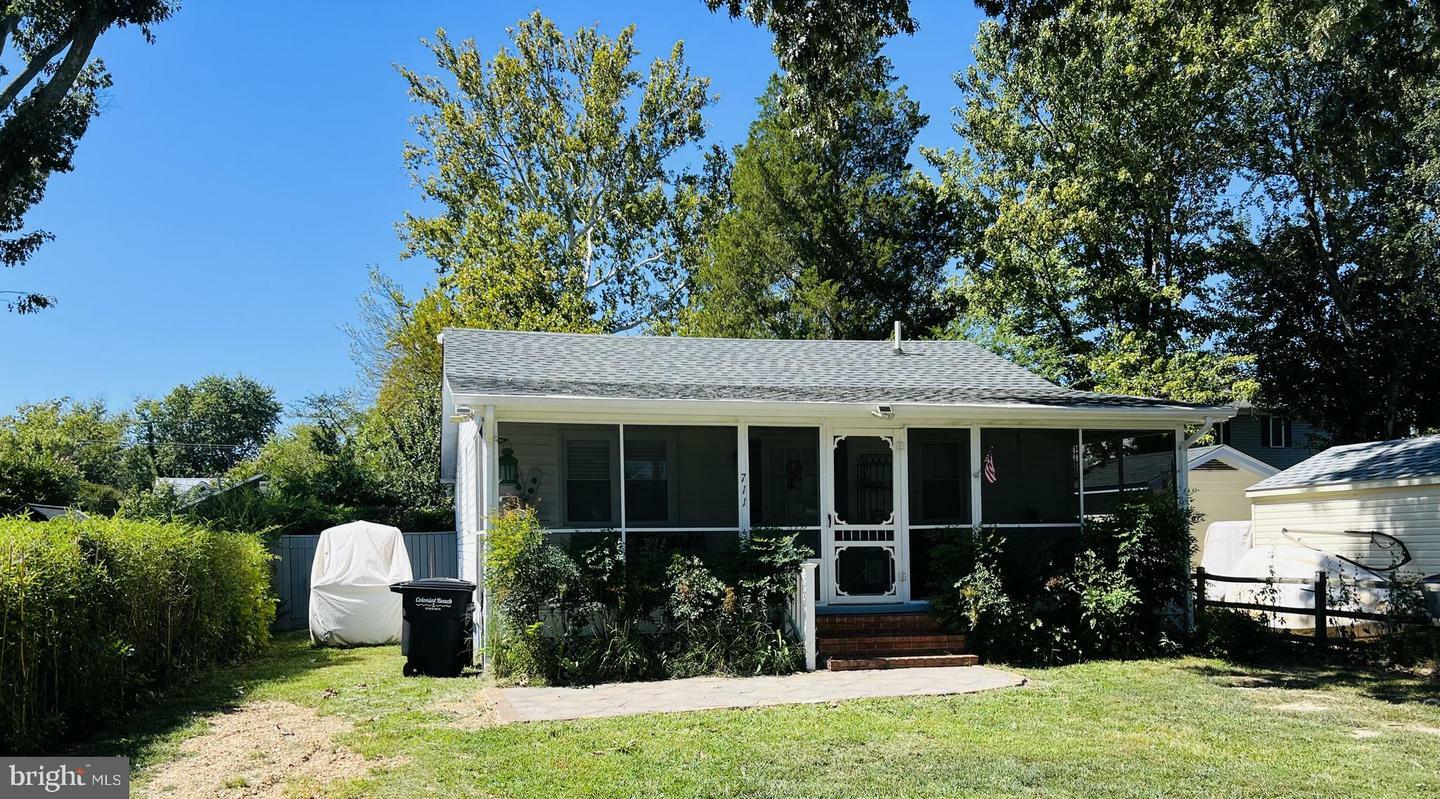 Property Photo: 711 Lossing Avenue VA 22443