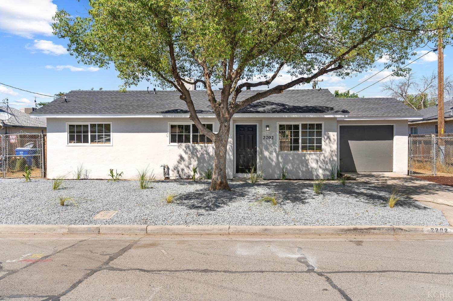 Property Photo: 2202 North Avenue CA 93212