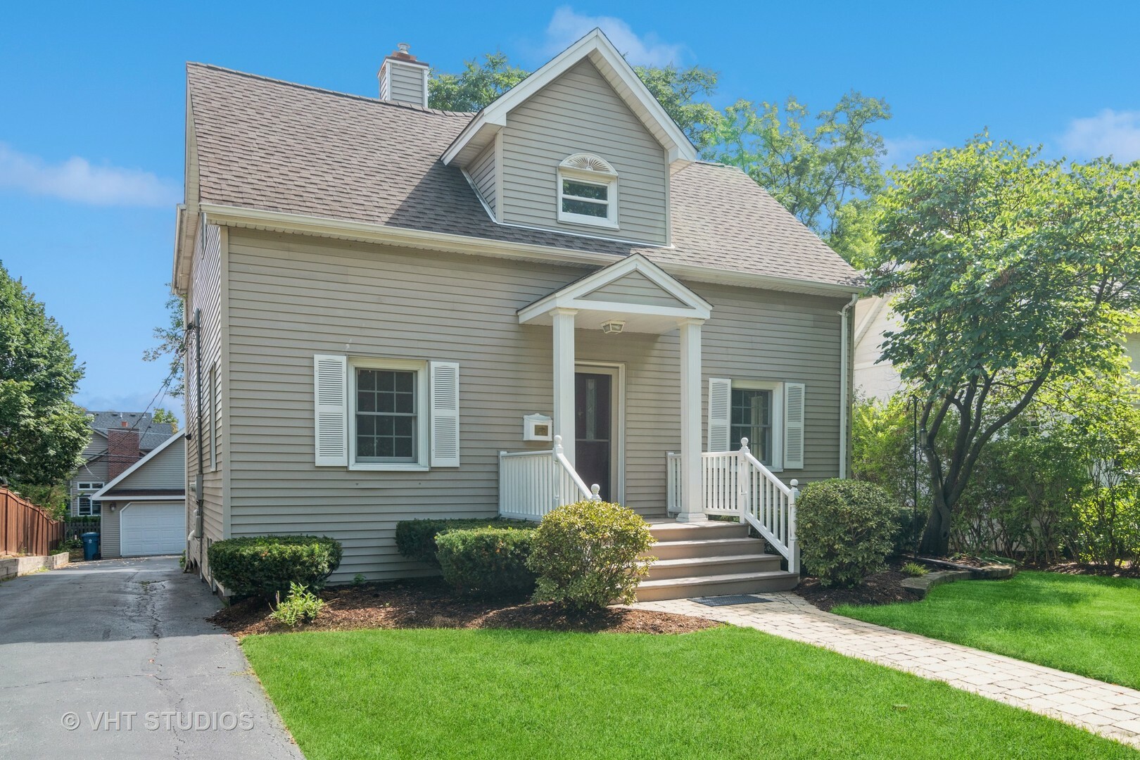 Property Photo: 163 N Highland Avenue IL 60126