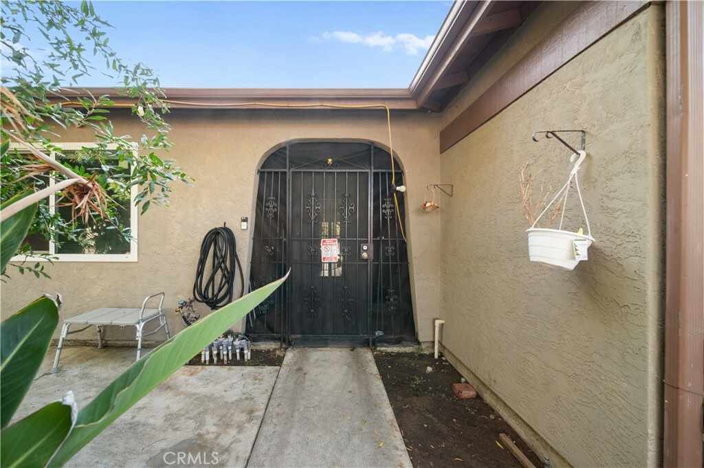 Property Photo:  597 Solano Drive  CA 92545 