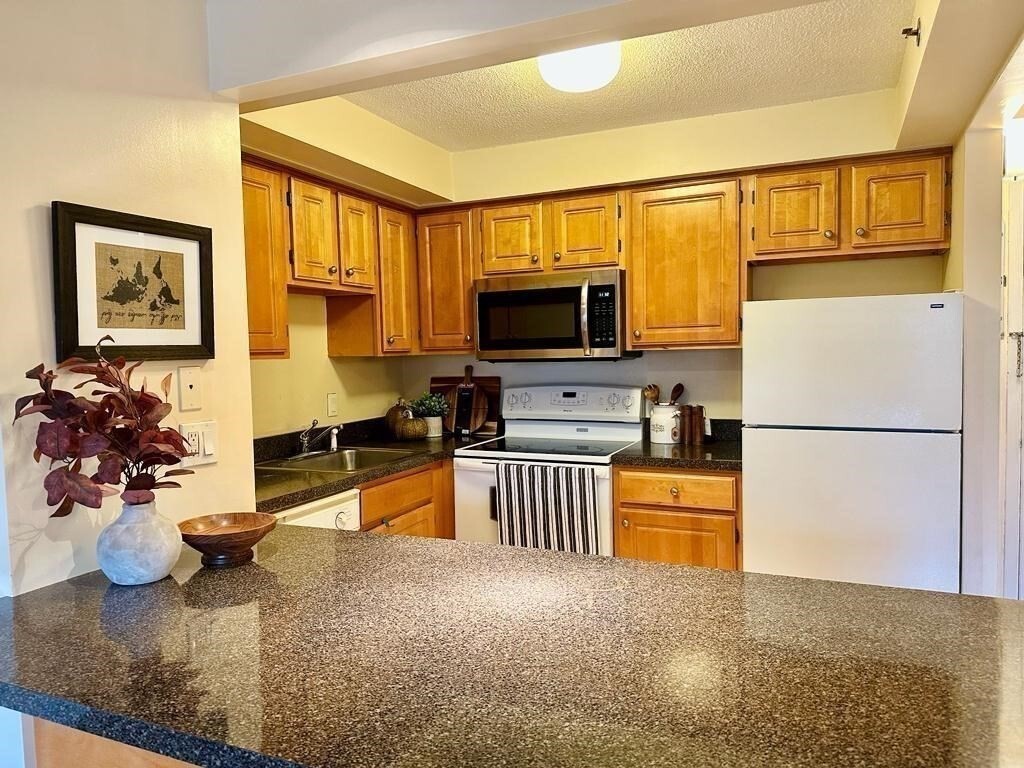 Property Photo:  1025 Hancock St 3E  MA 02169 