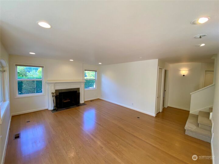 Property Photo: 4802 NE 45th Street WA 98105