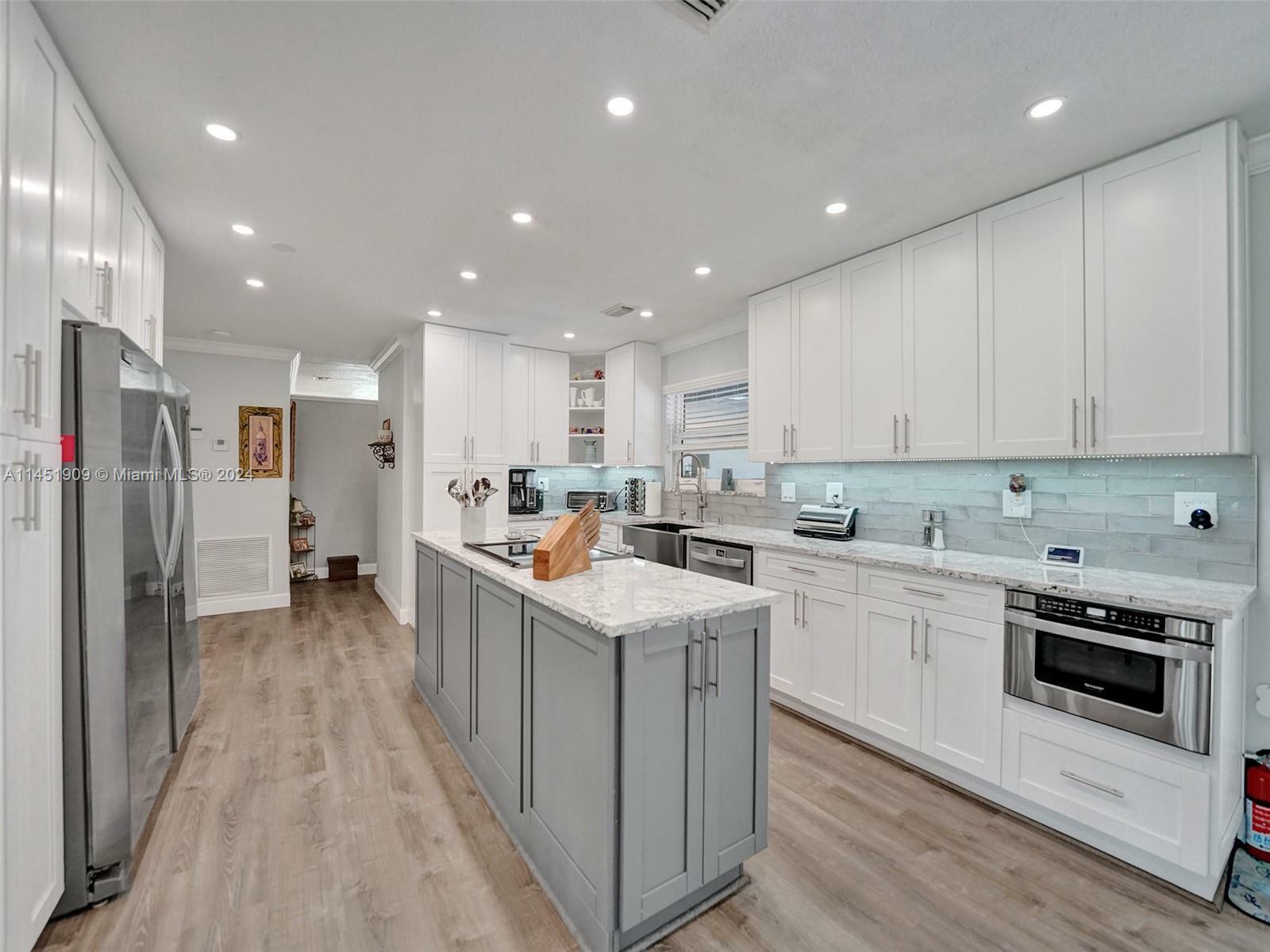 Property Photo: 11860 Tara Dr FL 33325