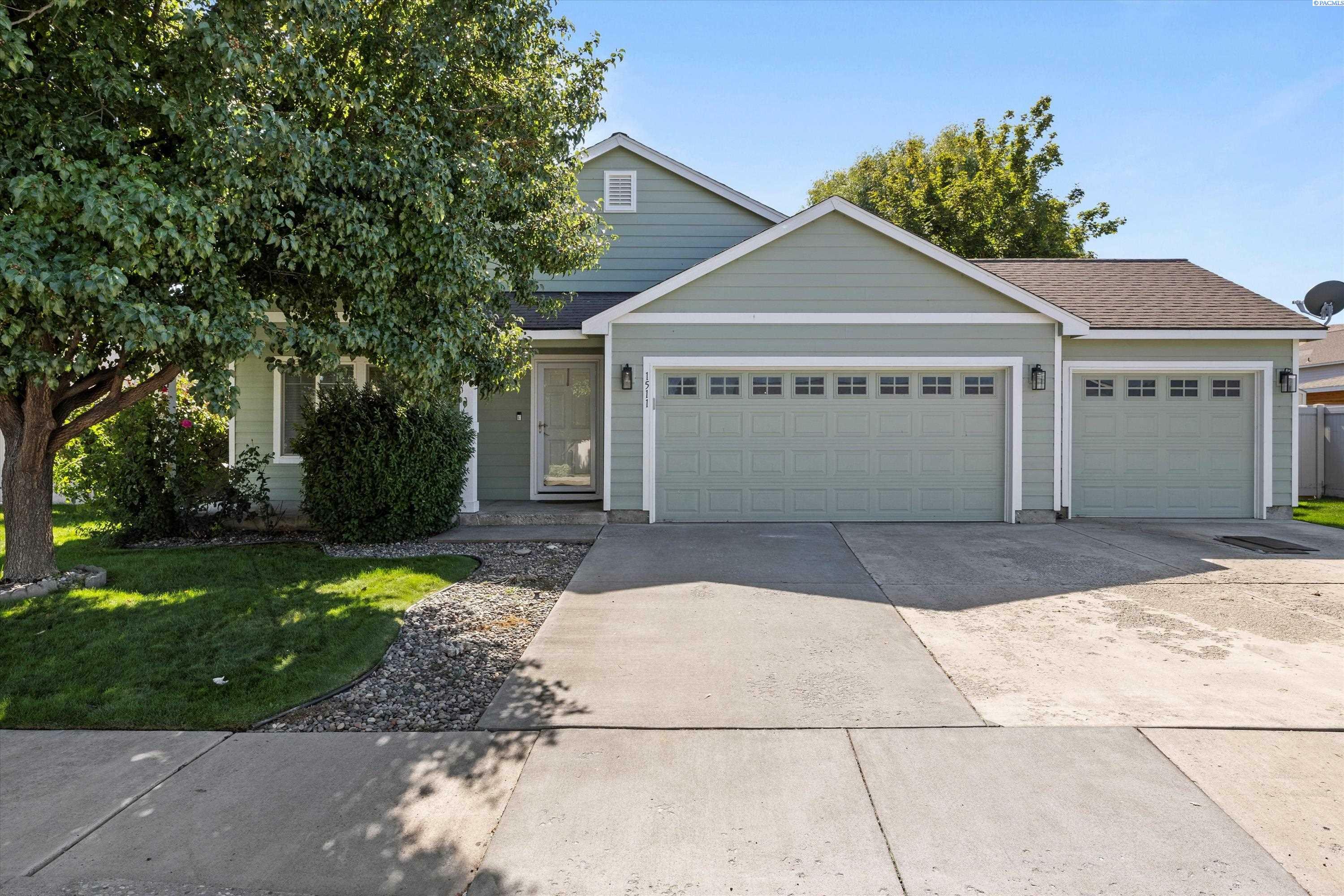 Property Photo: 1511 W 39th Ave. WA 99337