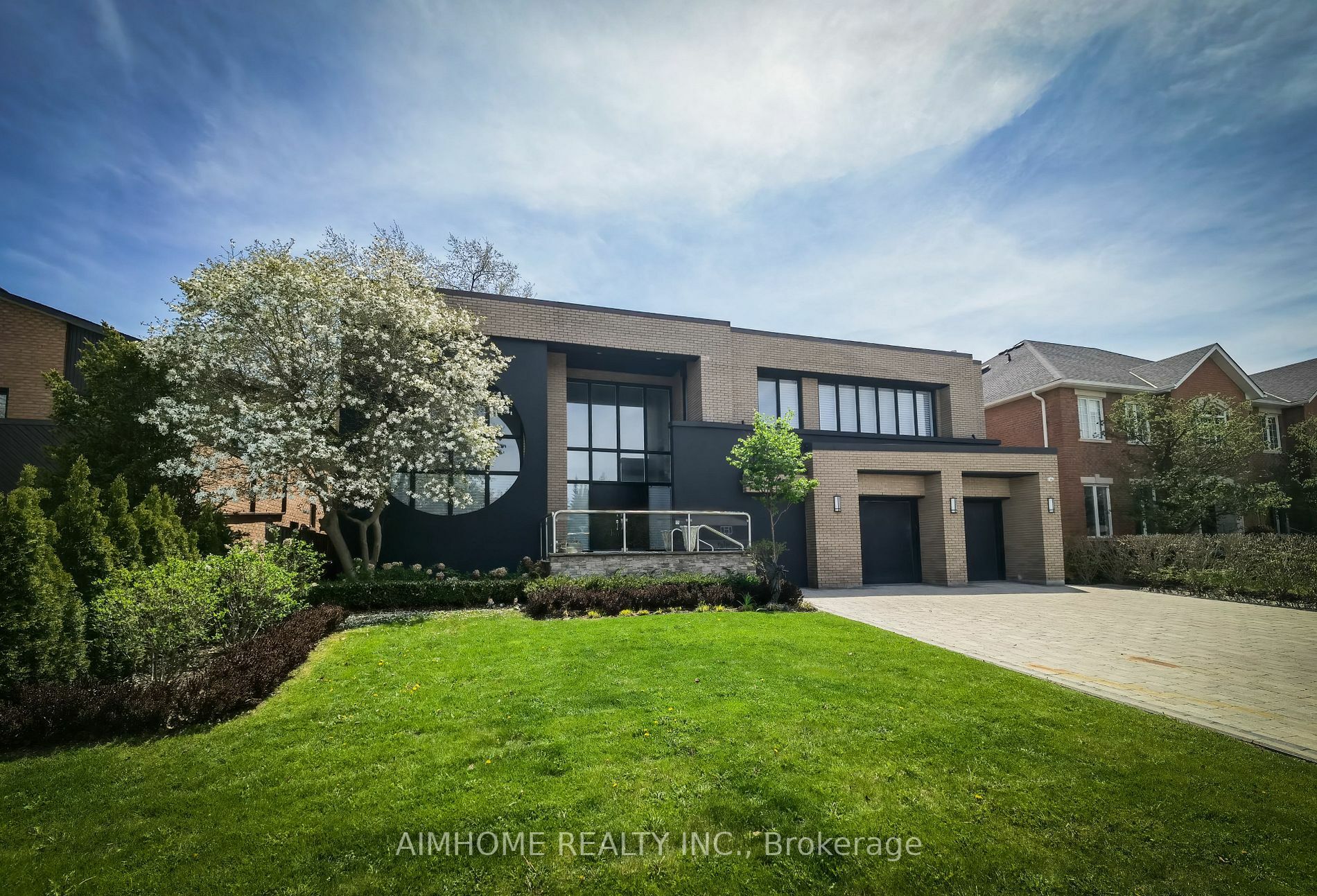 Property Photo: 71 Rodeo Dr ON L4J4Y4