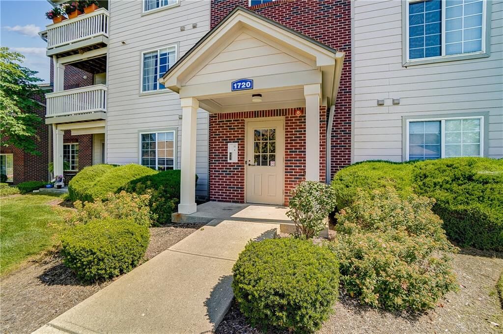 Property Photo:  1720 Waterstone Boulevard 205  OH 45342