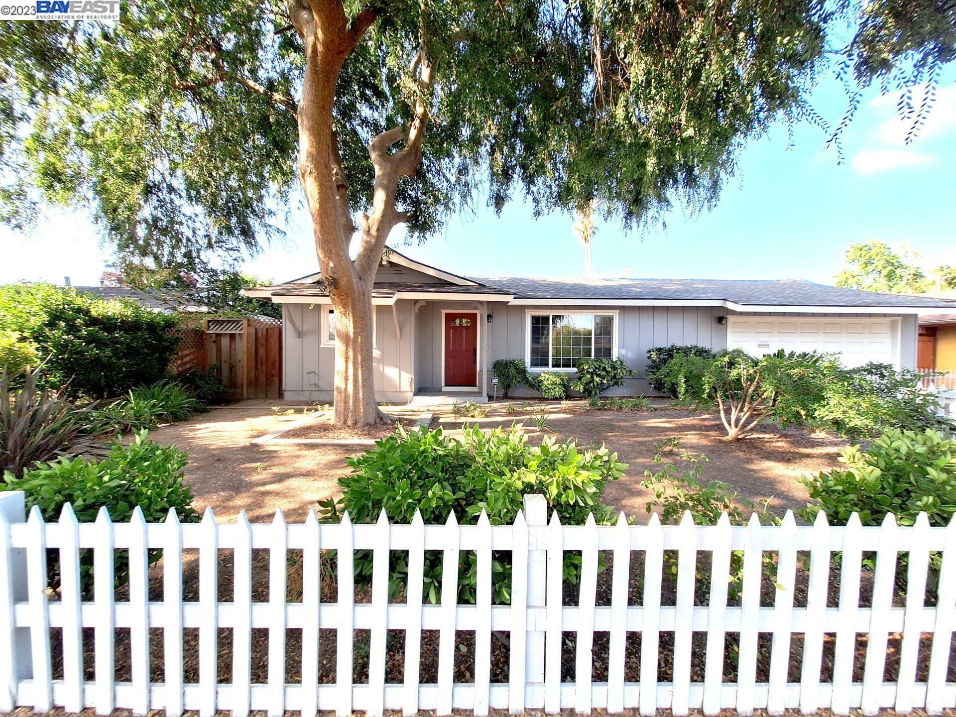 4274 Colombo Dr  San Jose CA 95130 photo