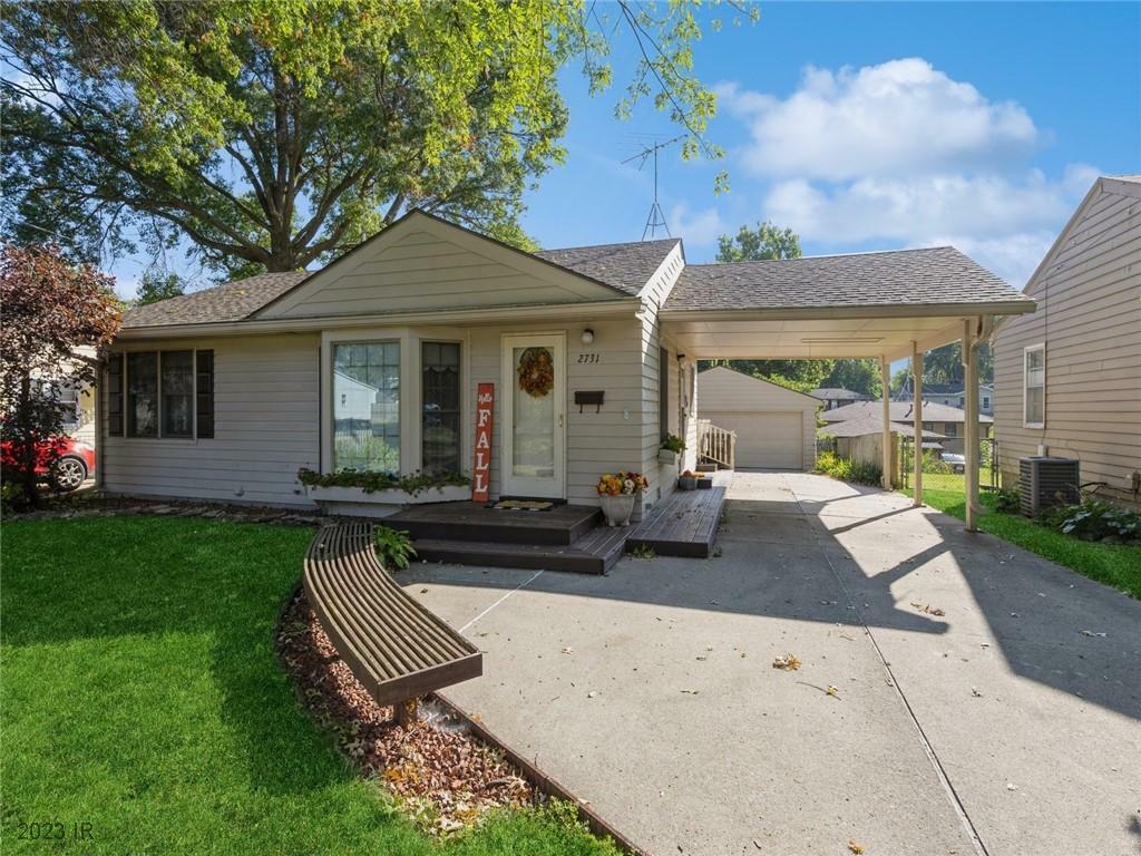 Property Photo:  2731 60th Street  IA 50322 