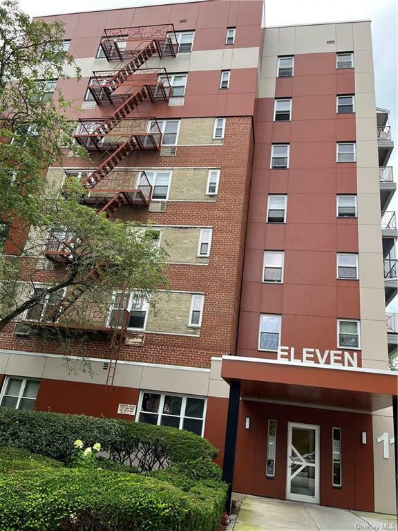 11 Balint Drive 341  Yonkers NY 10710 photo