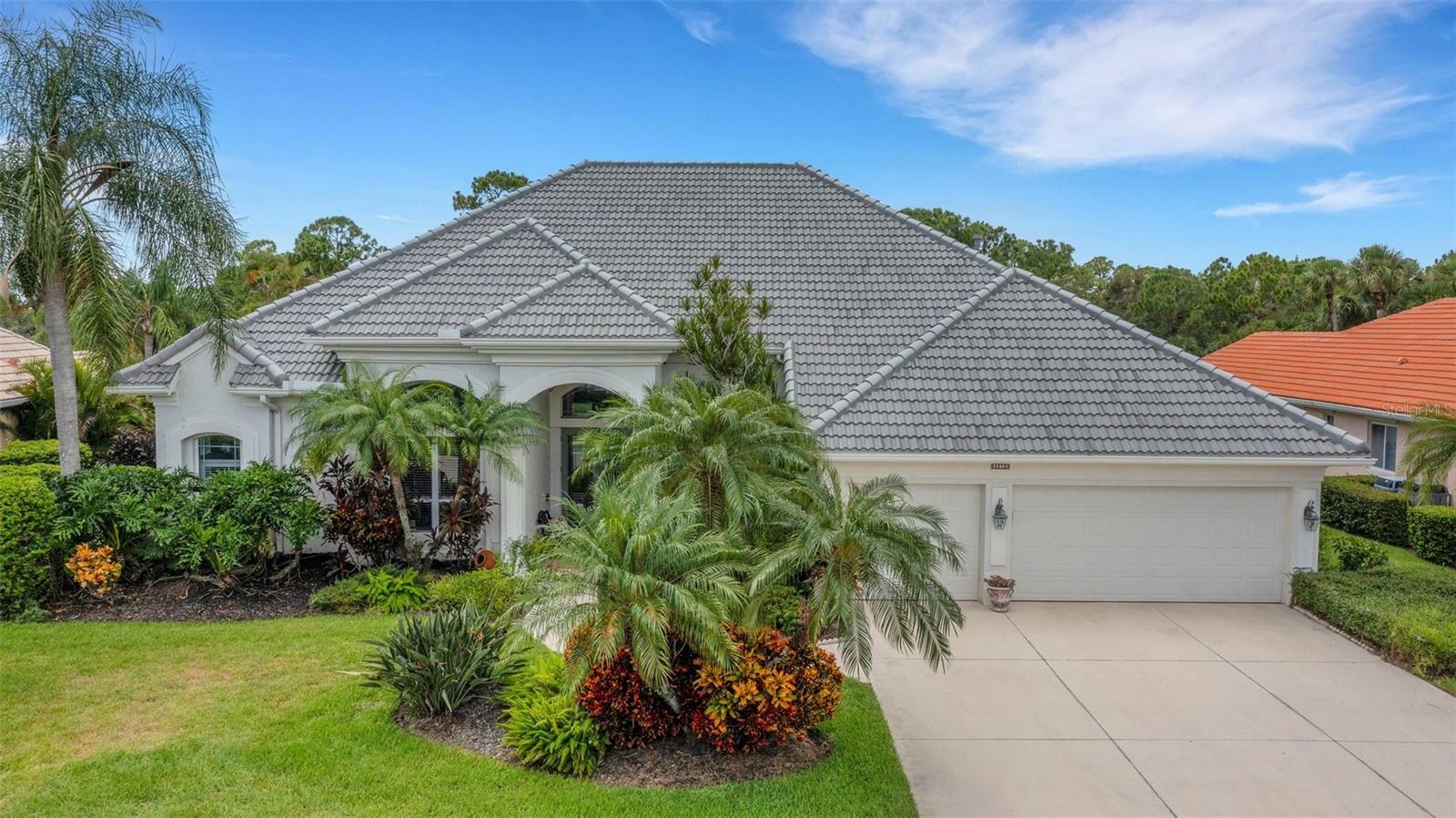 Property Photo:  8272 Deerbrook Circle  FL 34238 