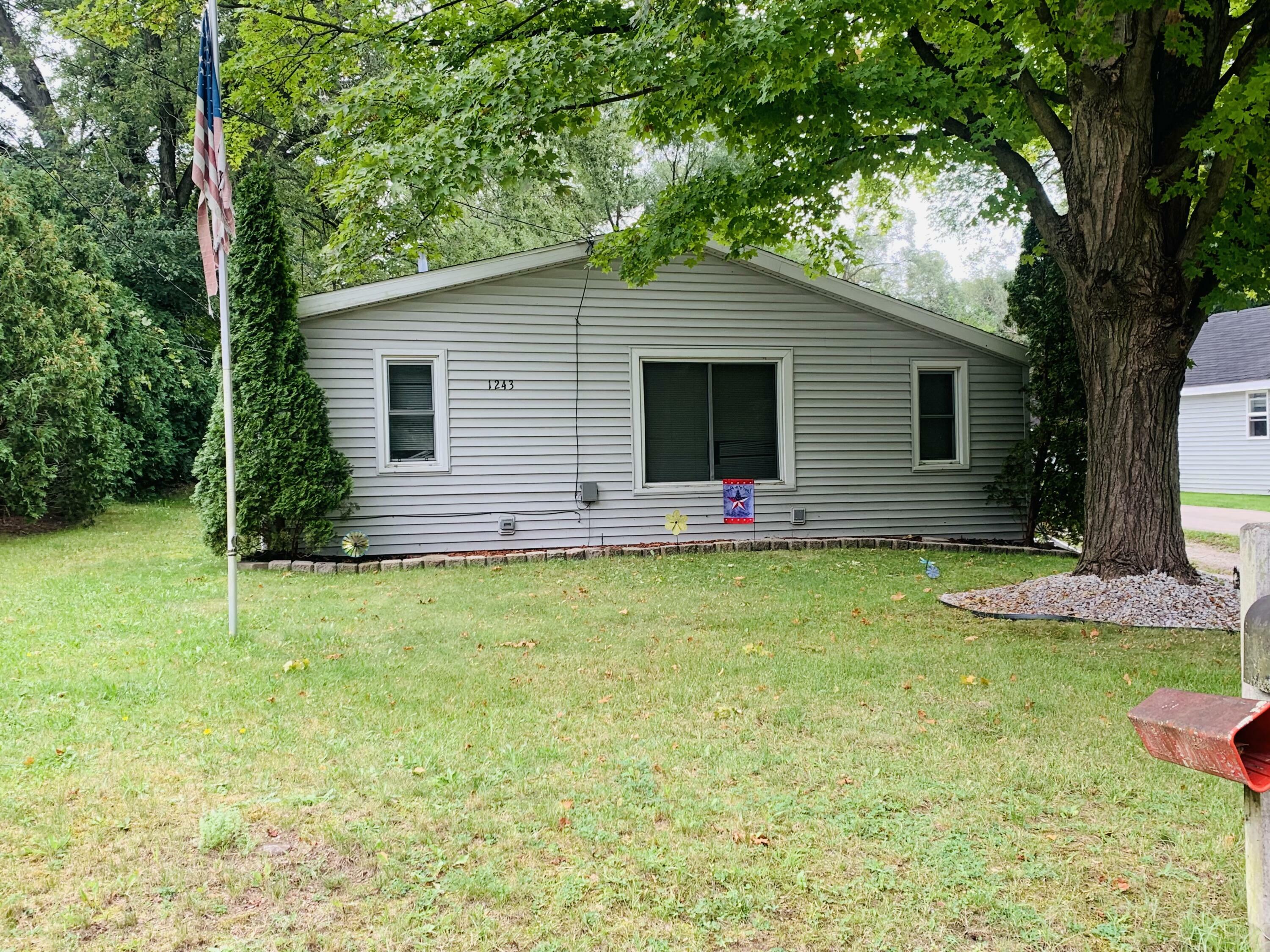 Property Photo: 1243 S 14th Street MI 49120