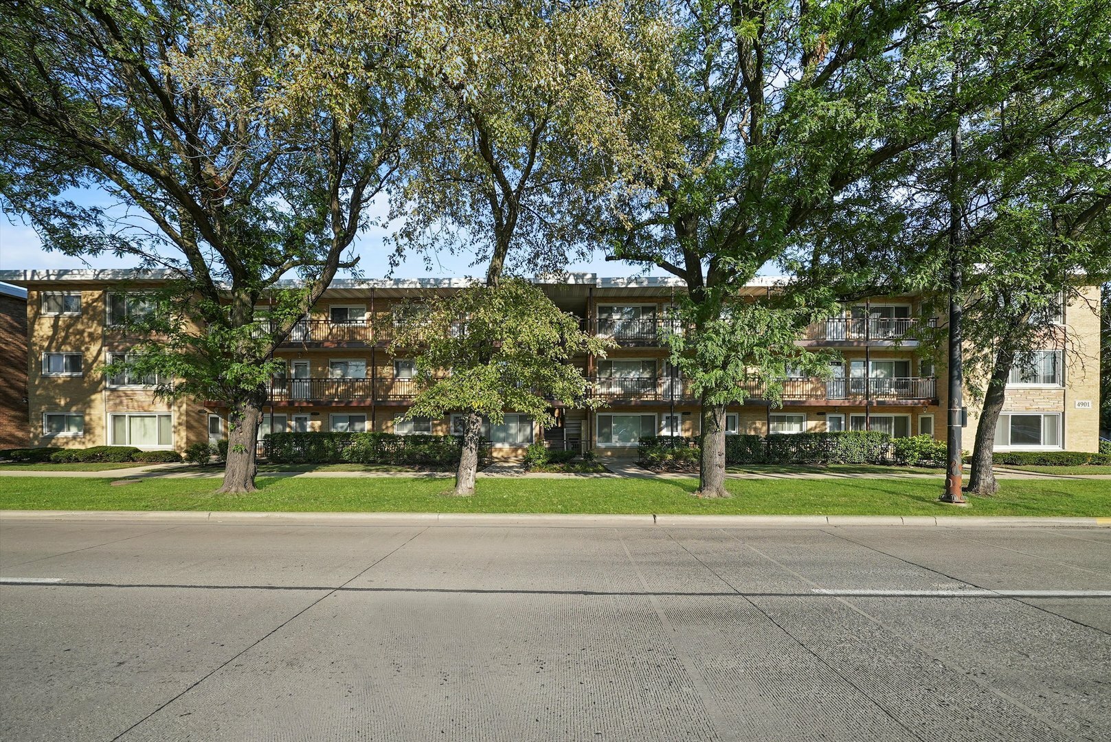 Property Photo:  4911 N Harlem Avenue 3  IL 60656 