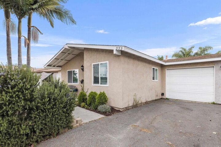 Property Photo:  223 Avenida Del Gado  CA 92057 