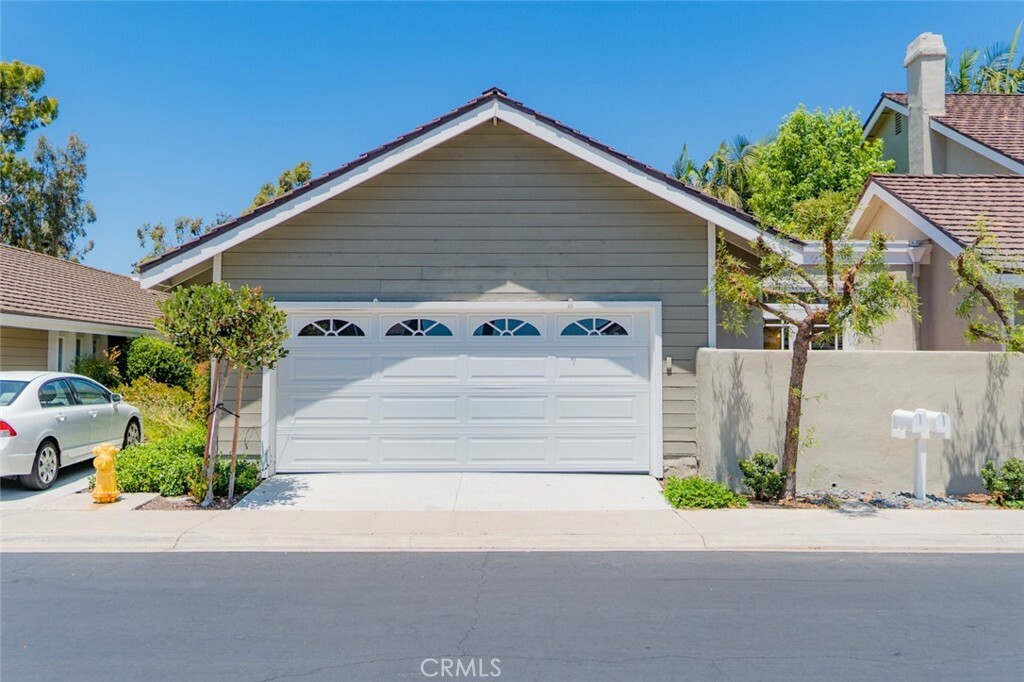 Property Photo: 7 Nutwood CA 92604