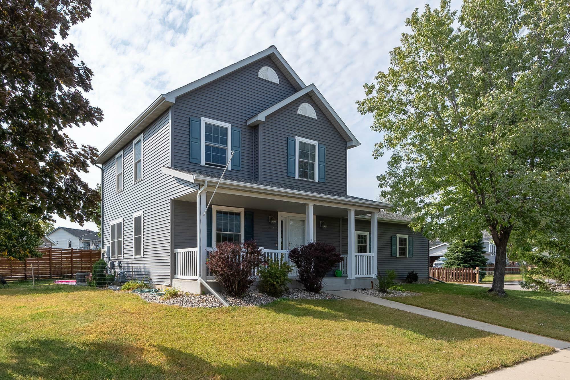 Property Photo: 1012 Daniels Street MN 56082