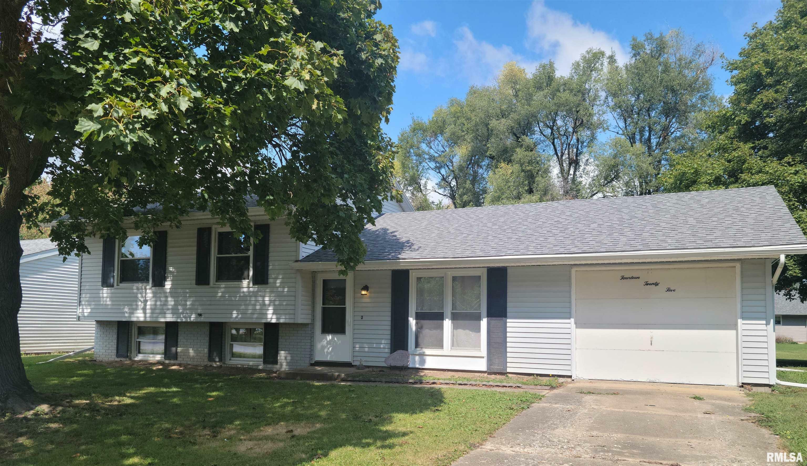 1425 E Spruce Street  Canton IL 61520 photo