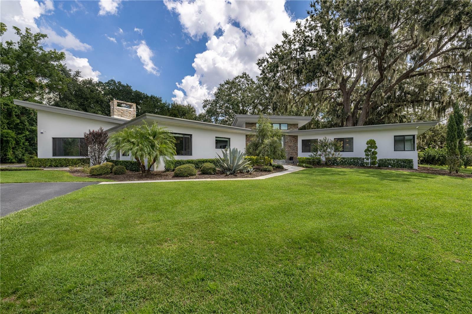 Property Photo:  12550 Lakeshore Drive  FL 34711 