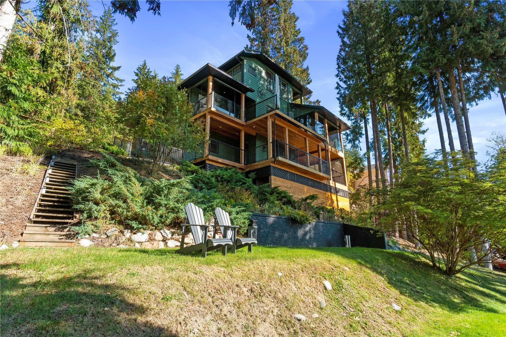7756 Columbia Drive  Anglemont BC V0E1M8 photo