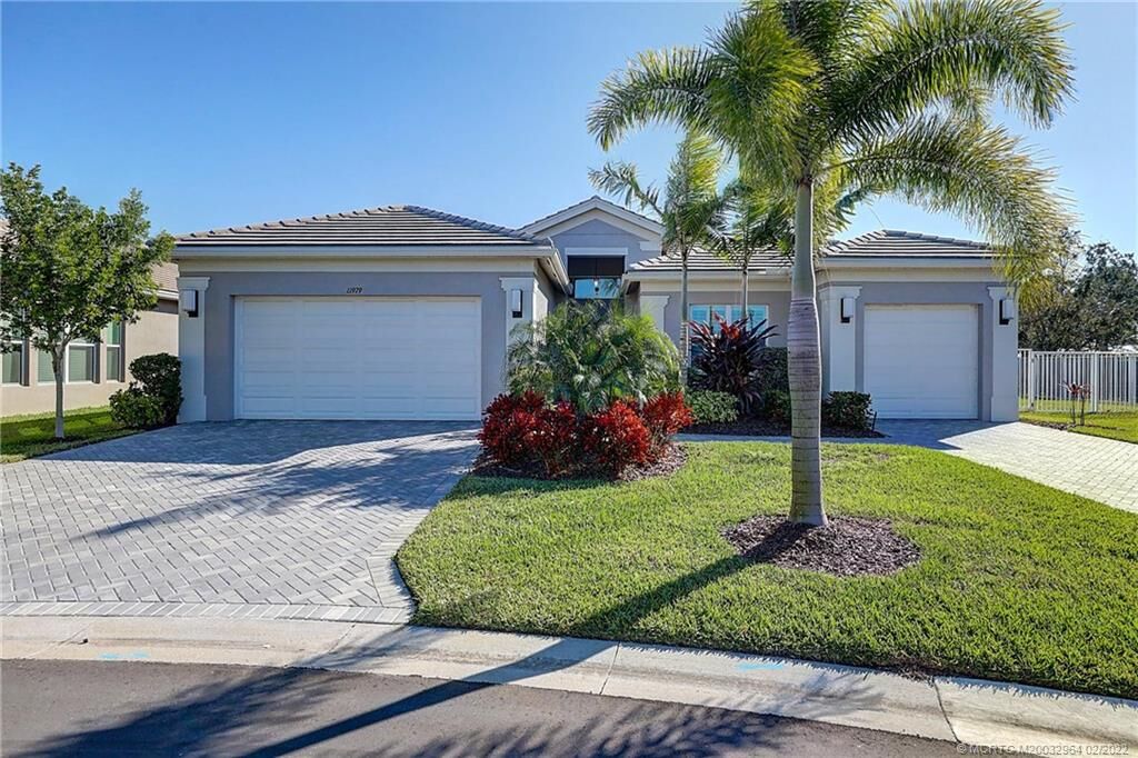 Property Photo: 11979 SW Chestnut Grove Drive SW FL 34987