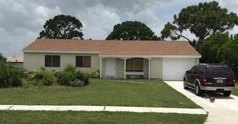 Property Photo: 674 SW Bridgeport Drive FL 34953