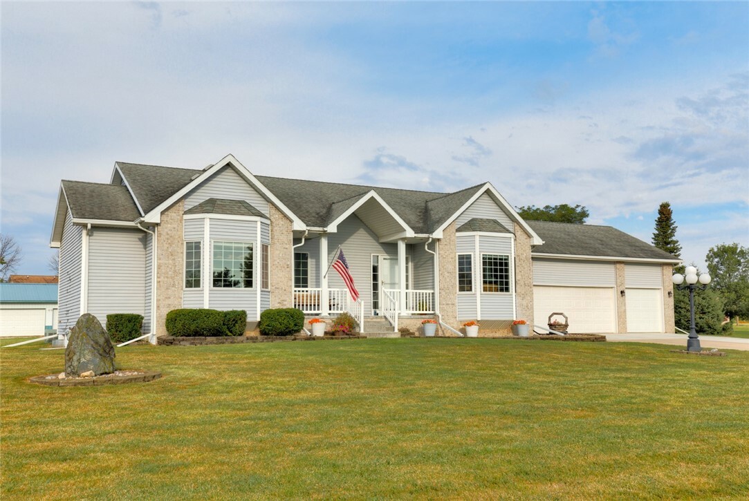 Property Photo: 9038 NW 31st Street IA 50226