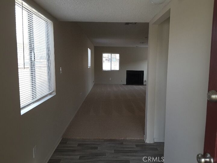 Property Photo:  44018 Date Avenue  CA 93534 