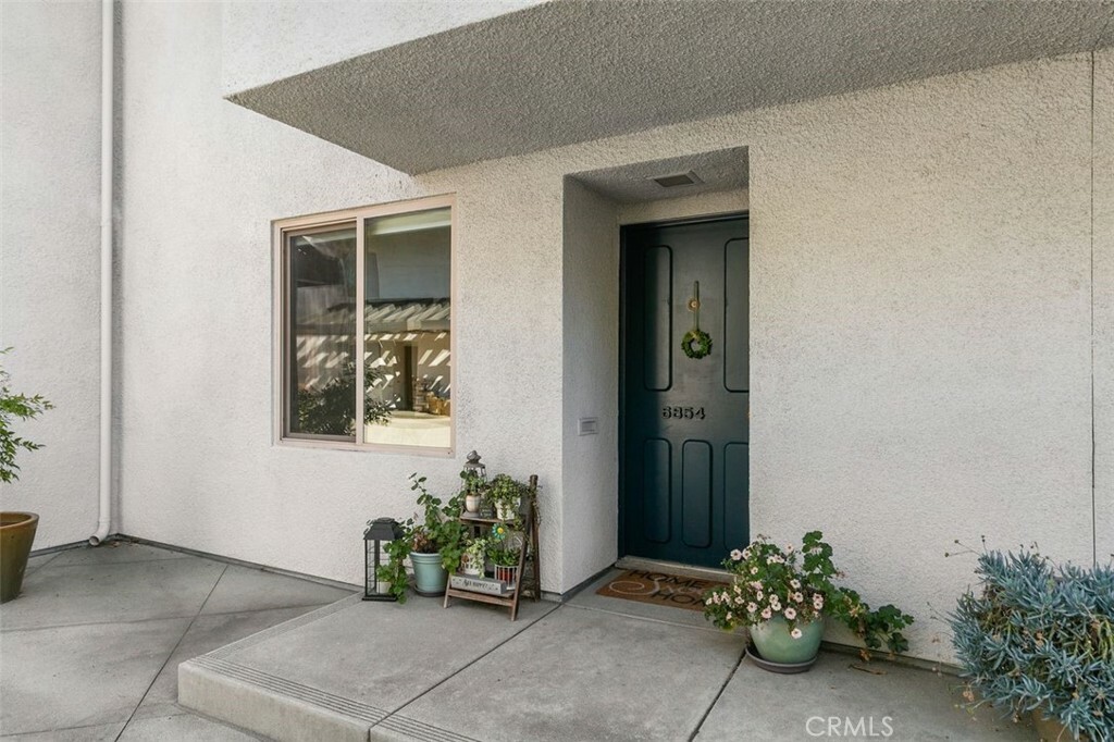 Property Photo: 6854 Citriadora Court CA 92845