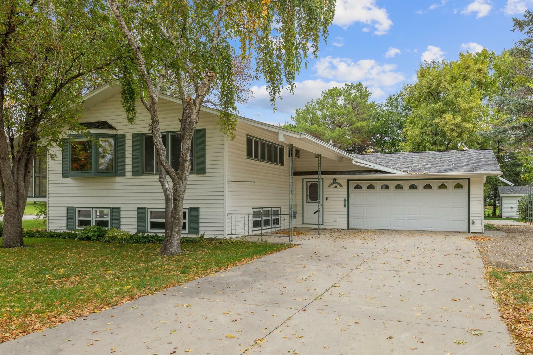 Property Photo: 521 Hazel Street MN 56285
