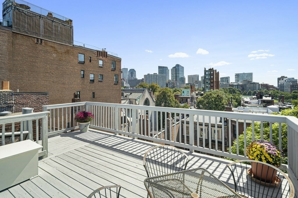 Property Photo:  80 Mount Vernon St 12  MA 02108 