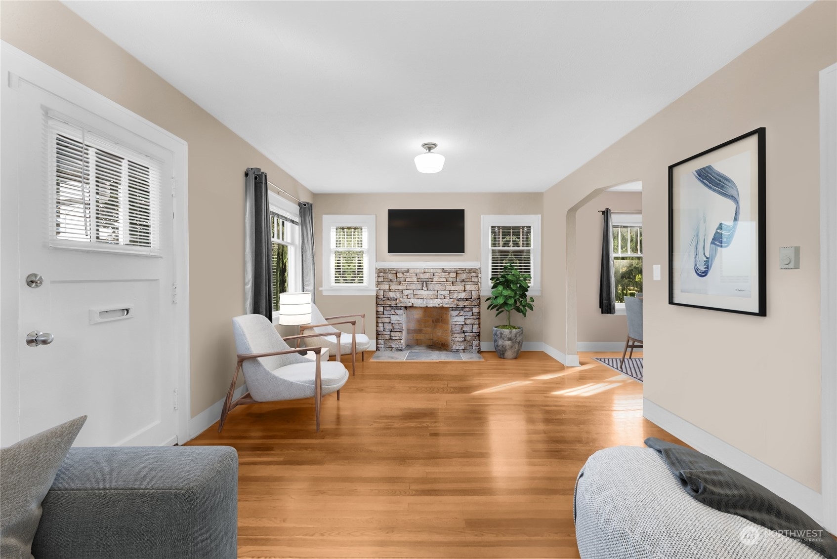 Property Photo: 1314 Broadway Avenue WA 98201