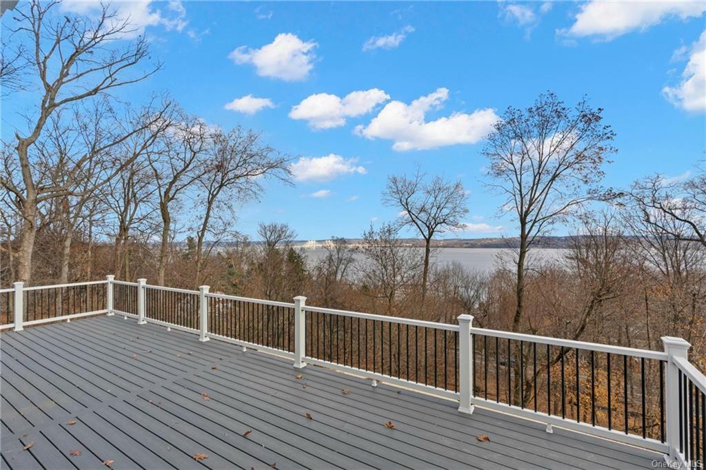 Property Photo:  201 Tweed Boulevard  NY 10960 