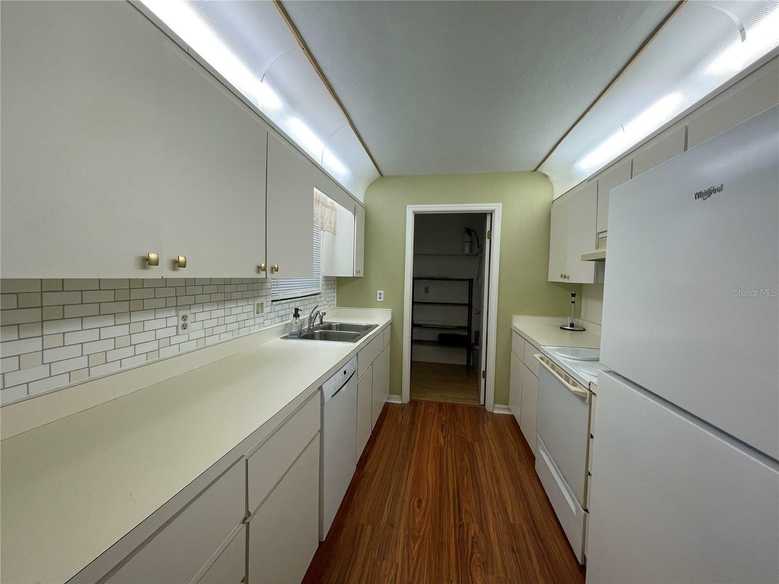 Property Photo: 720 E Gilchrist Court 6A FL 34442