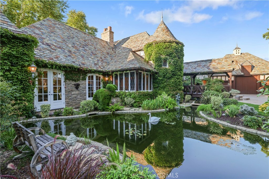 Property Photo: 22368 Streamside Court CA 92562