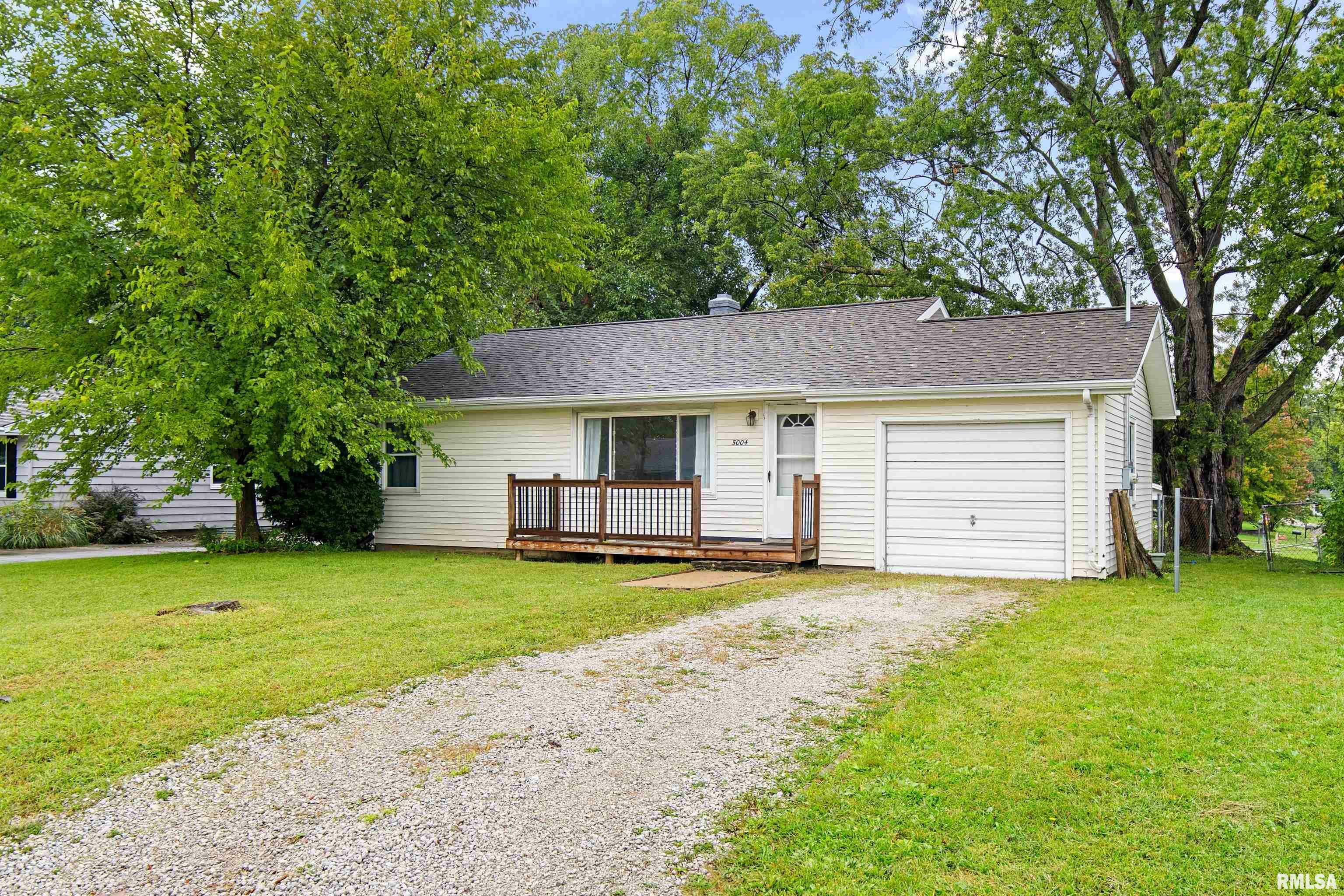 Property Photo: 5004 N Renwood Street IL 61614