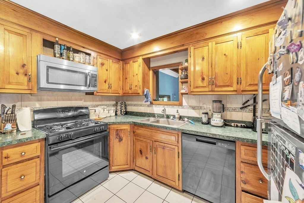 Property Photo: 5 Country Lane MA 01069